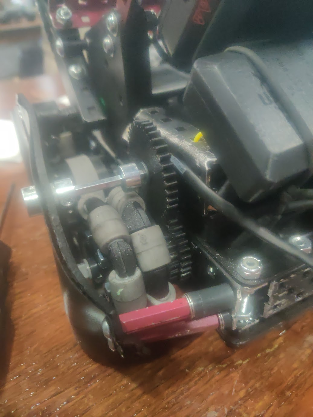 Damage to 3D printed side plates showing delamination